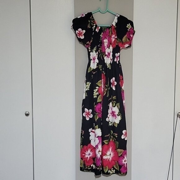 Dresses & Skirts - Women's Hawaiian floral midi dress size S/M